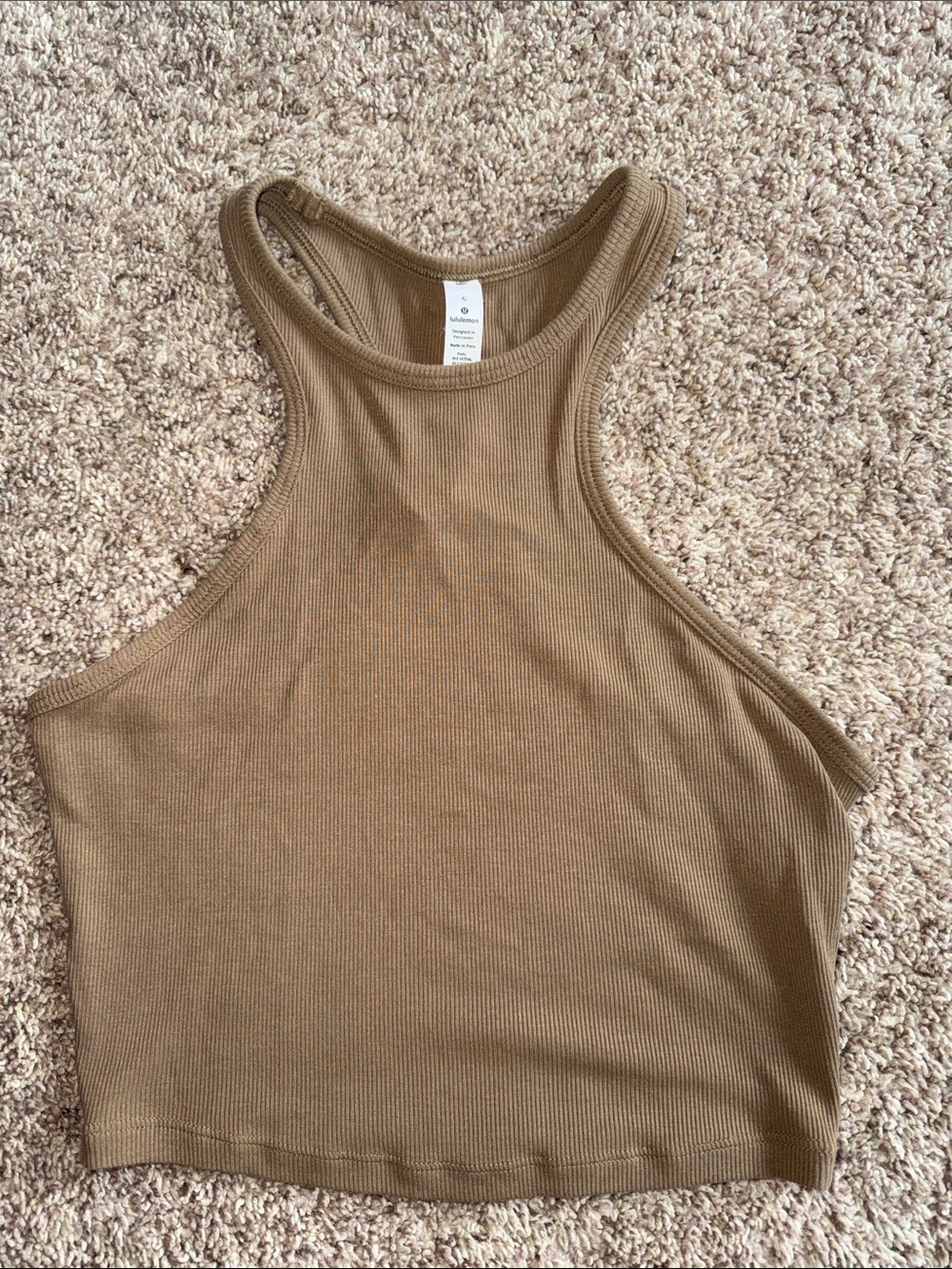 Lululmeon brown cropped tank size 6